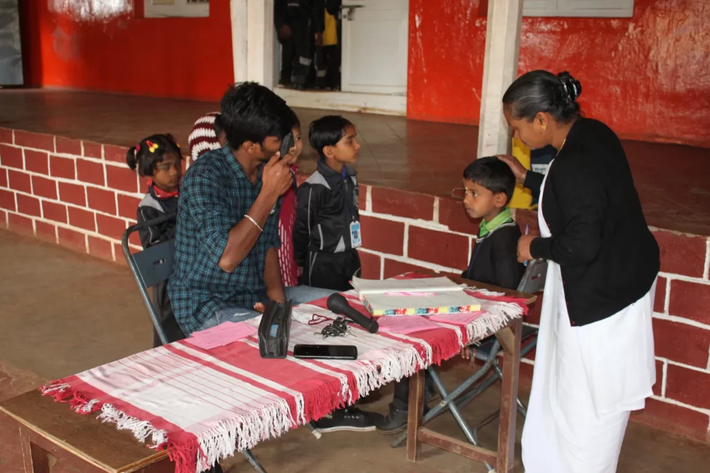 Synundersökning i Kotagiri, Indien